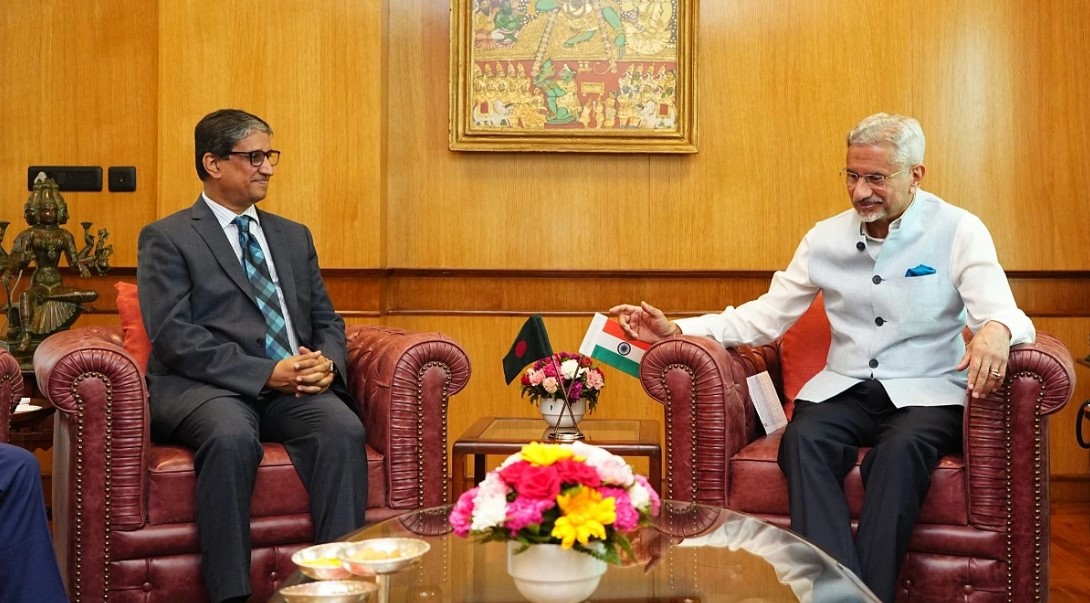 জয়শঙ্করের সঙ্গে এম রিয়াজ হামিদুল্লাহর বিদায় সাক্ষাৎ